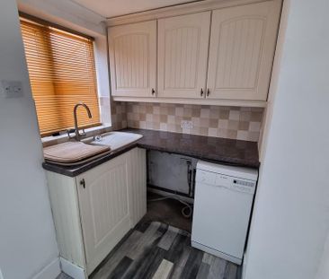 3 bedroom terraced house to rent - Photo 6