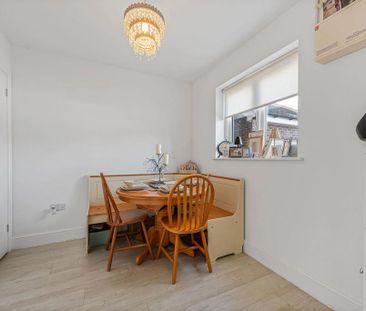 4 bedroom semi-detached house to rent - Photo 2