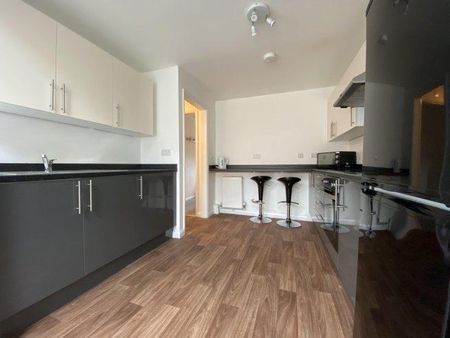 1 bedroom in a house share to rent - Photo 3