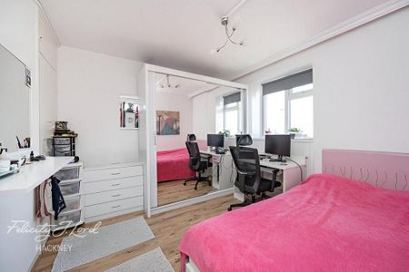 3 bedroom flat to rent - Photo 3