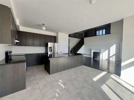For Lease - 35 East Vista Terrace, Quinte West, Ontario - Photo 5
