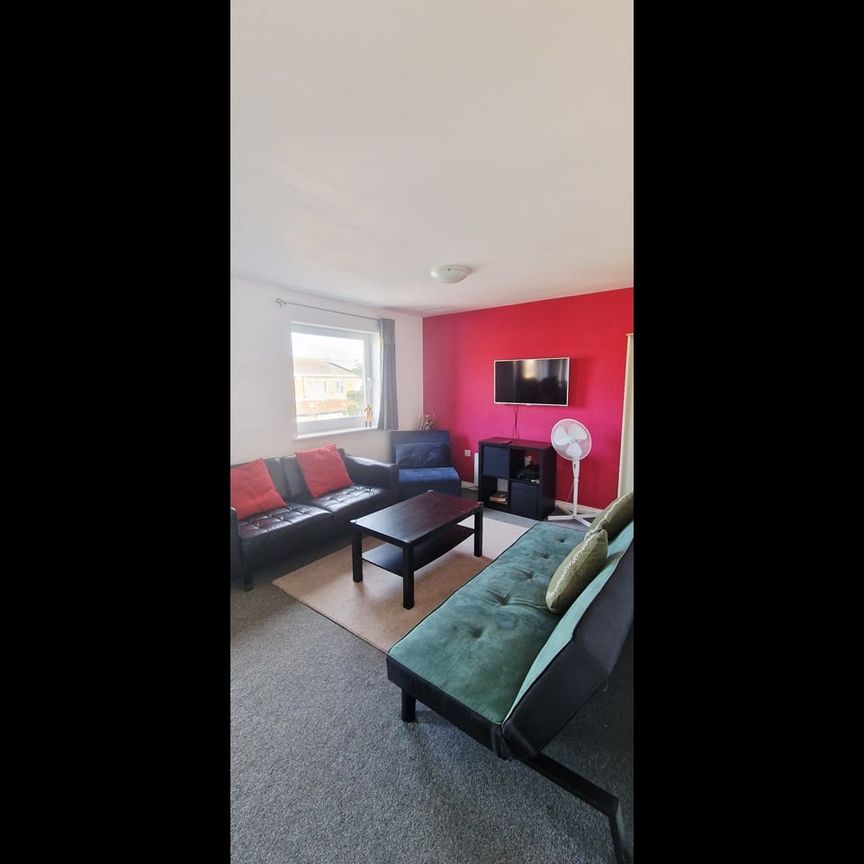 Room in a Shared Flat, Amersham Road Caversham, RG4 - Photo 1