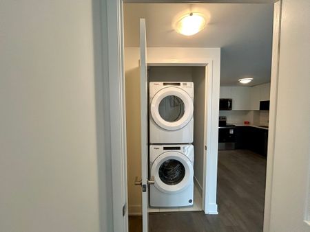 For Lease - 202 Burnhamthorpe Road Unit# 1703W, Mississauga, Ontario - Photo 4