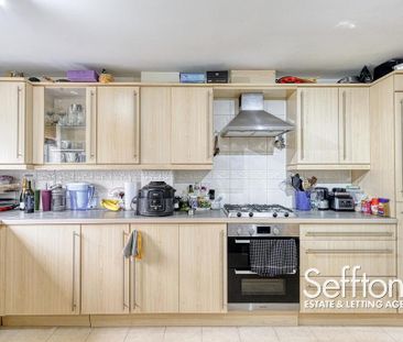 3 bedroom semi-detached house to rent - Photo 5