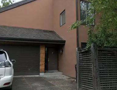 Large central home for rent short term only | Calgary - Photo 1