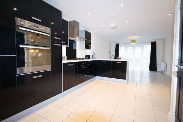 24 Sorrel Drive, Kirkby-in-Ashfield, Nottinghamshire, NG17 8RW - Photo 1