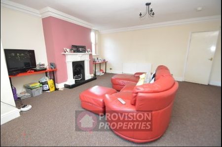 2 Bedroom Houses Flats in Leeds LS6 - Photo 2