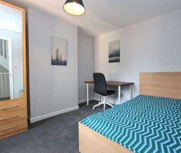 1 bedroom in a house share to rent - Photo 2