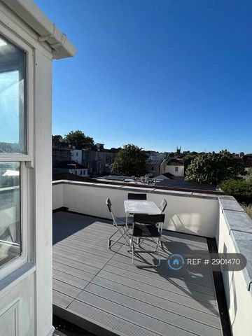 3 bedroom penthouse to rent - Photo 2