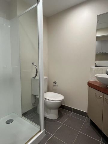 One-bedroom apartment at Imperial Gardens - Photo 3