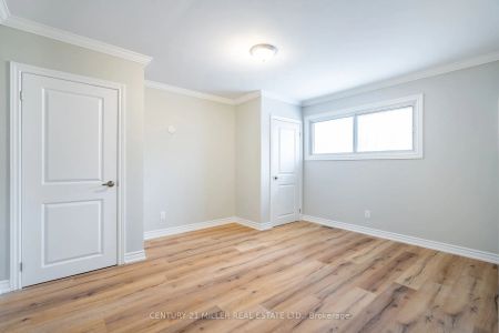 Detached Home For Lease | W9254638 - Photo 3