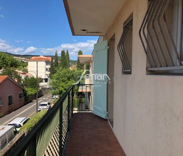 Location Appartement 3 pièces 80m² DRAGUIGNAN 83300 - Photo 2