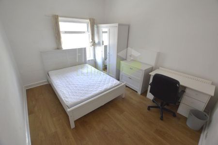 4 bedroom flat to rent - Photo 5