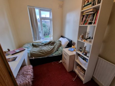 5 Bed Student Accommodation - Photo 3