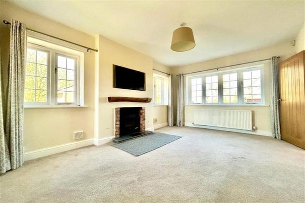 3 Bedroom Semi Detached To Let - Photo 1