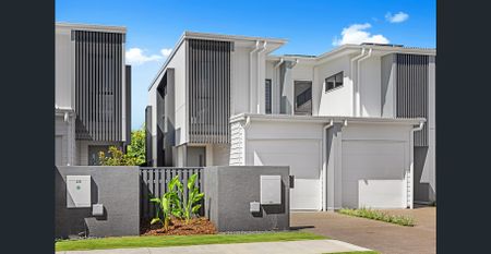 Enjoy Coastal Living Near Newport Canals - Photo 3