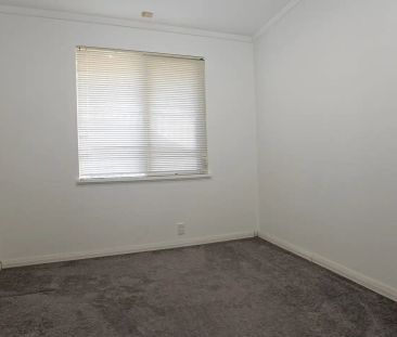 43 Ochiltree Way, Kardinya WA 6163 - Photo 5