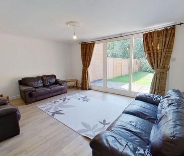 3 bedroom terraced house to rent - Photo 2