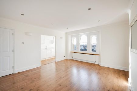 2 Bed Flat - Photo 5