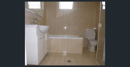 3 Bedroom Townhouse in Prime North Parramatta Location - Photo 5