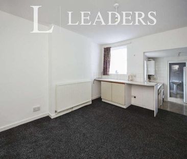 Lovely Three Bedroom House - Close To Town - Lu - Stanley Street, LU1 - Photo 3