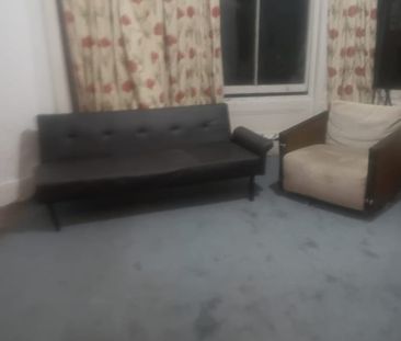 Room in a Shared House, Charlton Road, SE3 - Photo 4