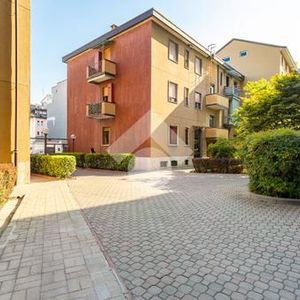 Monolocale in affitto - Photo 2
