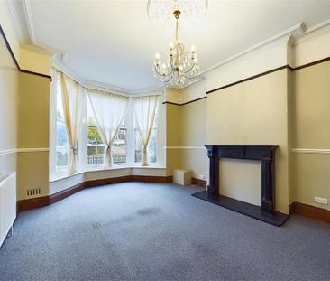 5 bedroom semi-detached house to rent - Photo 1