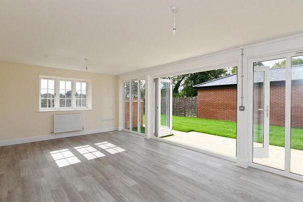 3 bedroom barn conversion to rent - Photo 1