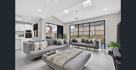 The Ultimate Family Entertainer with Luxury Inclusions. - Photo 2