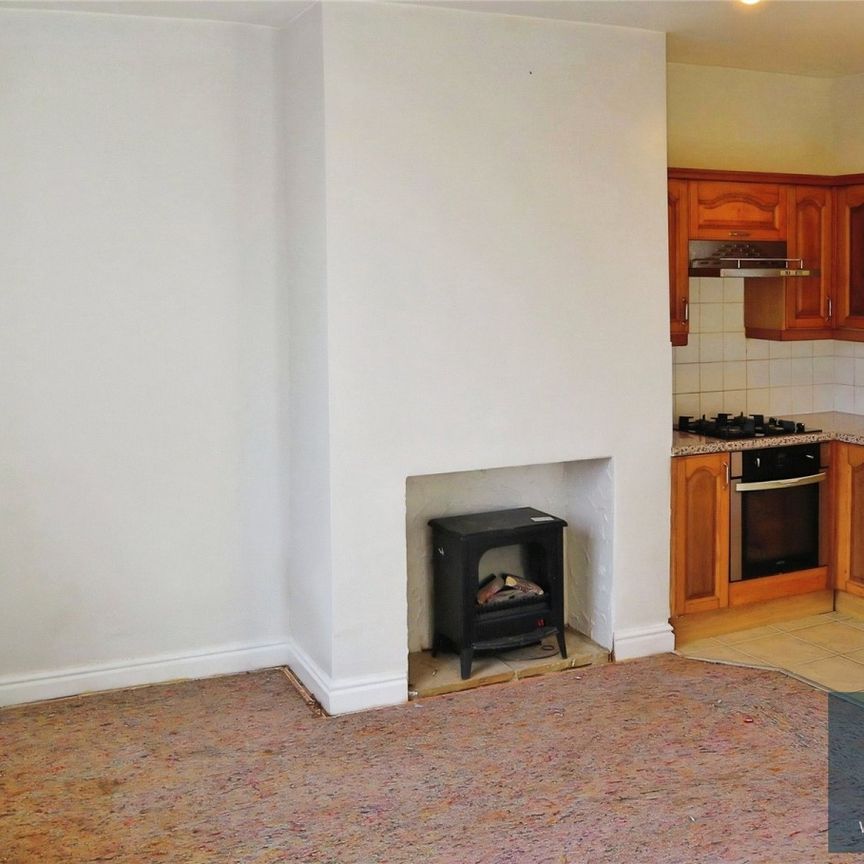 Leeds Road, Bradley, Huddersfield, HD2 - Photo 1