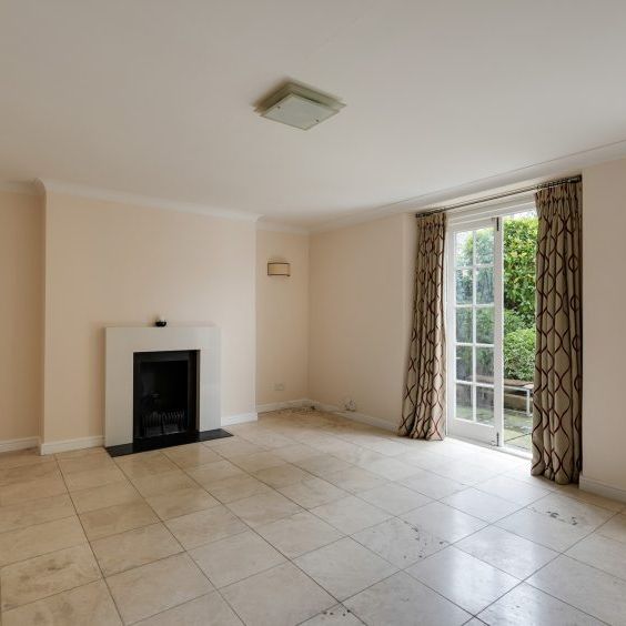 2 Bed Flat - Photo 1