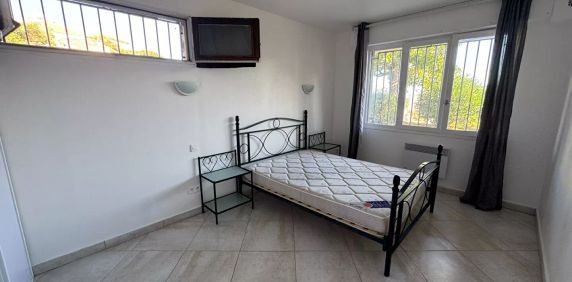 Appartement meublé 2 pièces à louer à Bastia - - Photo 2