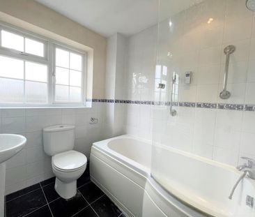 3 bedroom apartment to rent - Photo 6