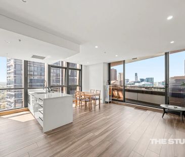 “Luxury Riverside Living with Breathtaking Views | Level 17, 'Altit... - Photo 1