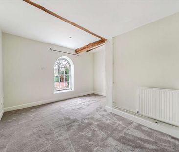 An immaculately presented converted Coach House close to Hawkhurst ... - Photo 5