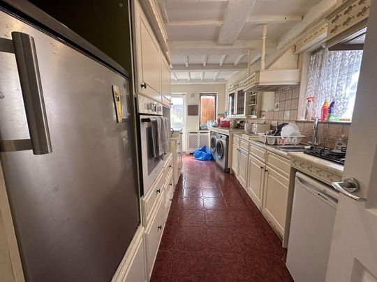 4 bedroom semi-detached house to rent - Photo 1