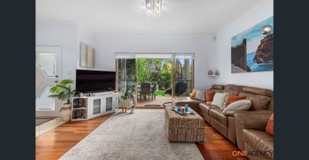 TOWNHOUSE LIVING - Photo 4