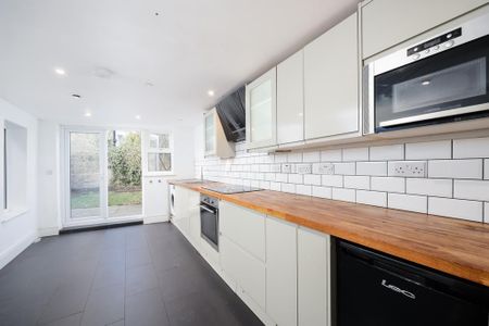 5 bedroom terraced house to rent - Photo 5