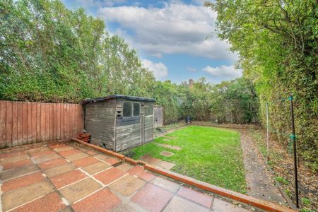 Wellington Avenue - Photo 5