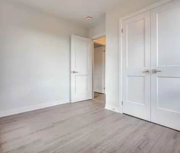 Two plus den townhouse for rent Cambridge - Photo 2