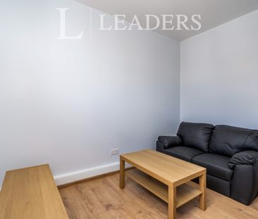 2 bedroom apartment to rent Commercial Road, SO15 - Photo 2
