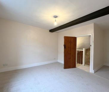 2 bedroom semi-detached house to rent - Photo 5
