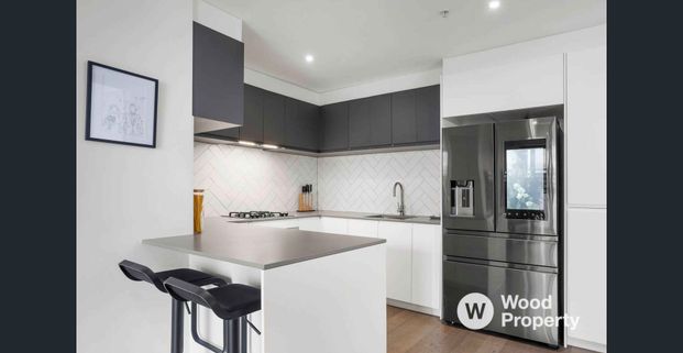 Two Secure Car Parks - Chapel St and Albert Park Lake on Your Doorstep - Photo 1