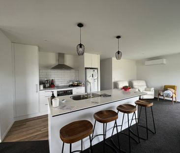 66 Oaks Drive, Lincoln - Photo 1