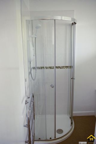 1 bedroom flat to rent - Photo 2