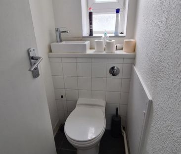 5 bedroom flat to rent - Photo 5