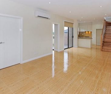 Affordable Townhouse Living in Bundoora - Photo 5