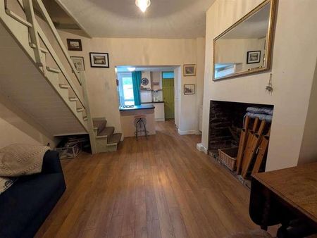 Spreight Lane Steps, Scarborough, YO11 - Photo 2