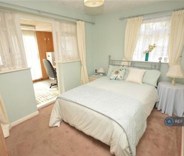 3 bedroom bungalow to rent - Photo 3